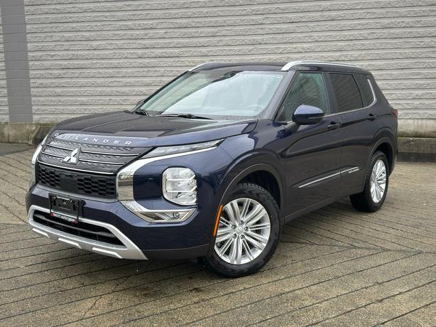 2024 Mitsubishi Outlander image 2