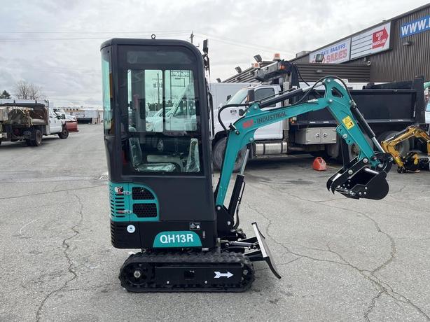 2024 AGT Industrial Green QH13R Mini Excavator 420CC Gas Engine (New) image 7