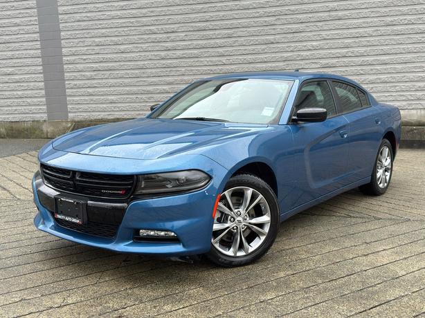 2023 Dodge Charger SXT AWD image 2