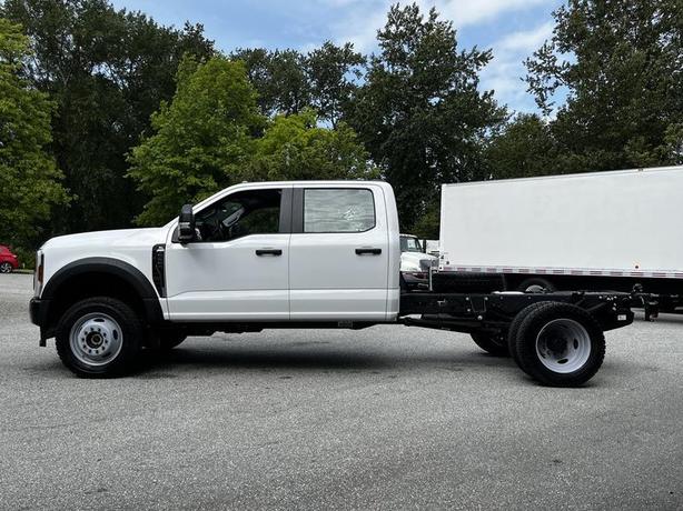 2024 Ford F-550 XL Crew Cab and Chassis 4WD Gas Engine image 6