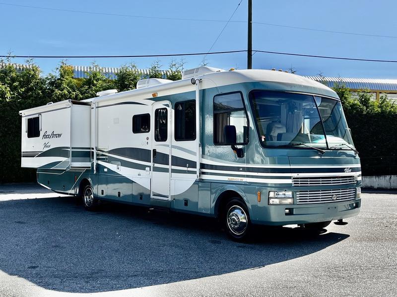 2000 Ford Motorhome Pace Arrow Vision RV with 2 Slide Outs display photo