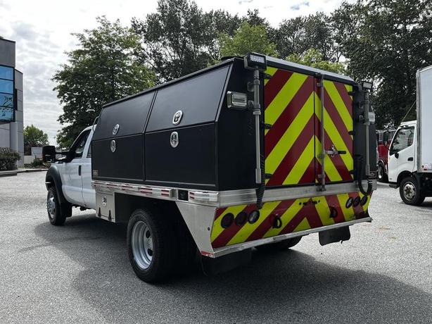 2016 Ford F-550 XL Crew Cab Dually 4x4 Service Truck with Water Tank image 8