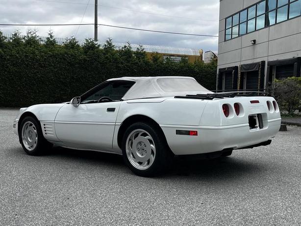 1992 Chevrolet Corvette Convertible image 7