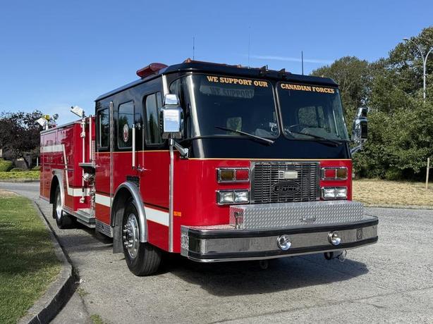 1992 Emergency One Typhoon Superior Fire Truck Diesel image 2