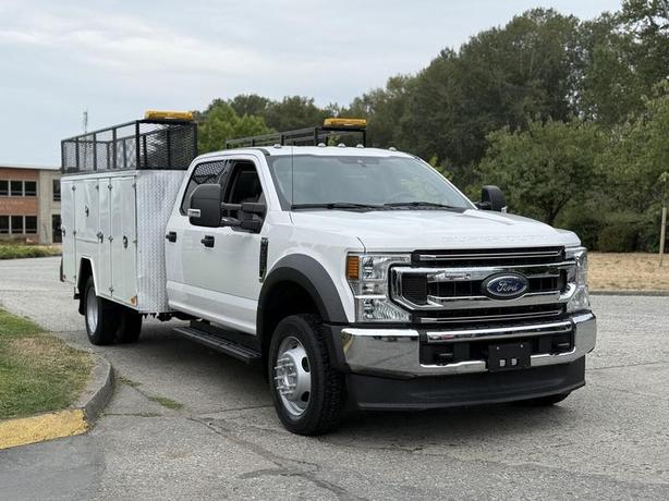 2020 Ford F-550 XLT Crew Cab 4x4 Service Truck image 2
