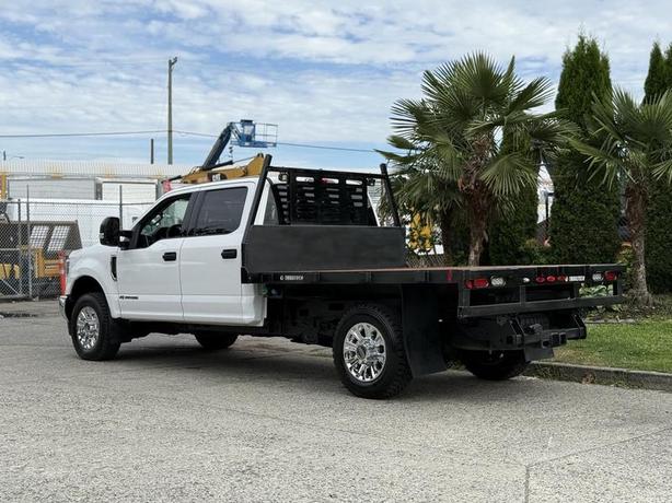 2019 Ford F-350 SD XLT SuperCrew 8-Foot Flat Deck Diesel 4WD image 7