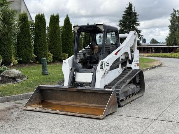 2017 Bobcat T740 Skid Steer Loader image 4