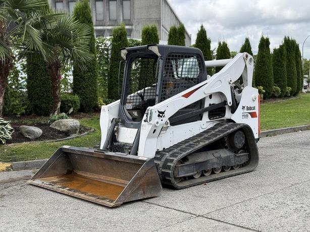 2017 Bobcat T740 Skid Steer Loader image 5