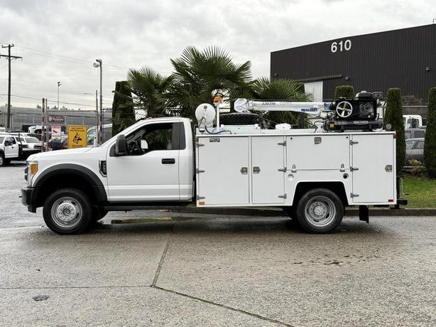 2017 Ford F-550 XL Super Duty Service Truck with Maxilift Cobra Crane image 6