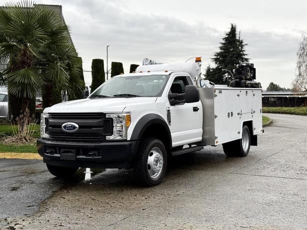 2017 Ford F-550 XL Super Duty Service Truck with Maxilift Cobra Crane image 4