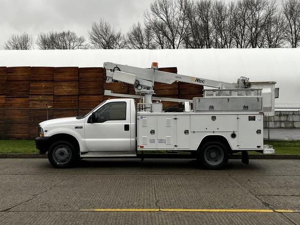 2004 Ford F-450 SD Super Duty 2WD Dually Altec Bucket Service Truck image 6
