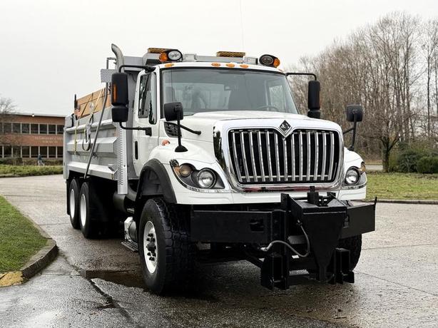 2012 International WorkStar 7500 Dump Truck with Sander image 2