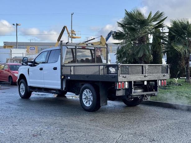 2020 Ford F-350 XLT 4X4 9-Foot Flat Deck Truck image 7