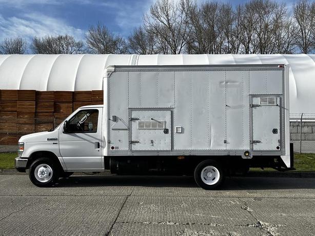 2013 Ford Econoline E450 Work Shop 16 Foot Cube Van image 6