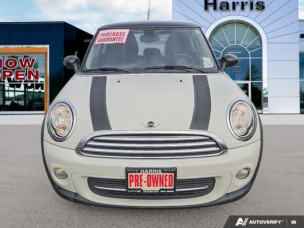 2013 MINI Cooper Hardtop | No Reported Accidents! image 2