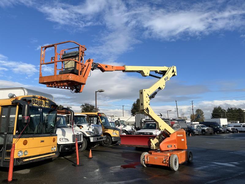 2012 JLG E400AJFN Boom Lift Electric display photo
