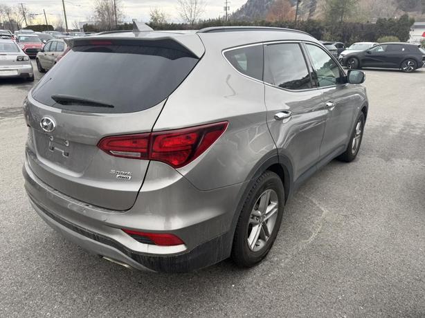 2018 Hyundai Santa Fe Sport Luxury LEATHER! POWER DRIVERS! HEATED SEATS! NO ACCI image 4