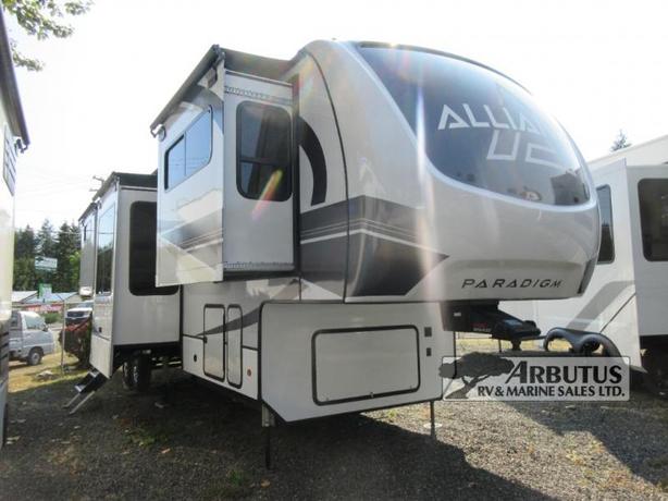Used 2023 Alliance RV Paradigm 385FL image 1