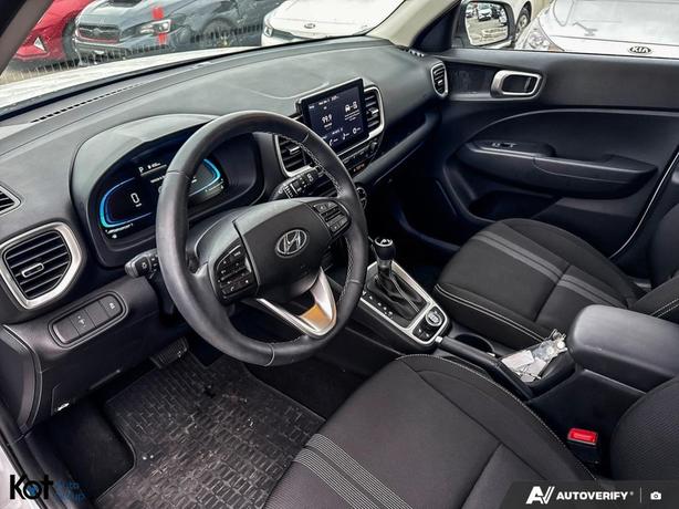 2025 Hyundai Venue Preferred ! REAR CROSS TRAFFIC! HIGH BEAM ASSIST! HEATED SEAT image 6