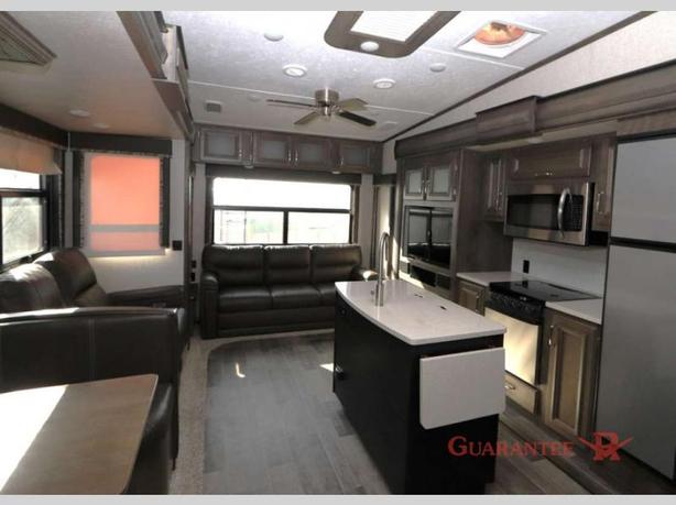 Used 2018 Keystone RV Montana High Country 384BR image 8