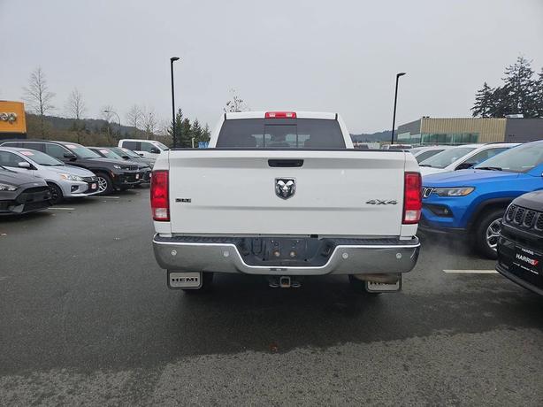 2017 RAM 1500 SLT Crew Cab 4x4 | Heated Seats | Remote Start! image 5