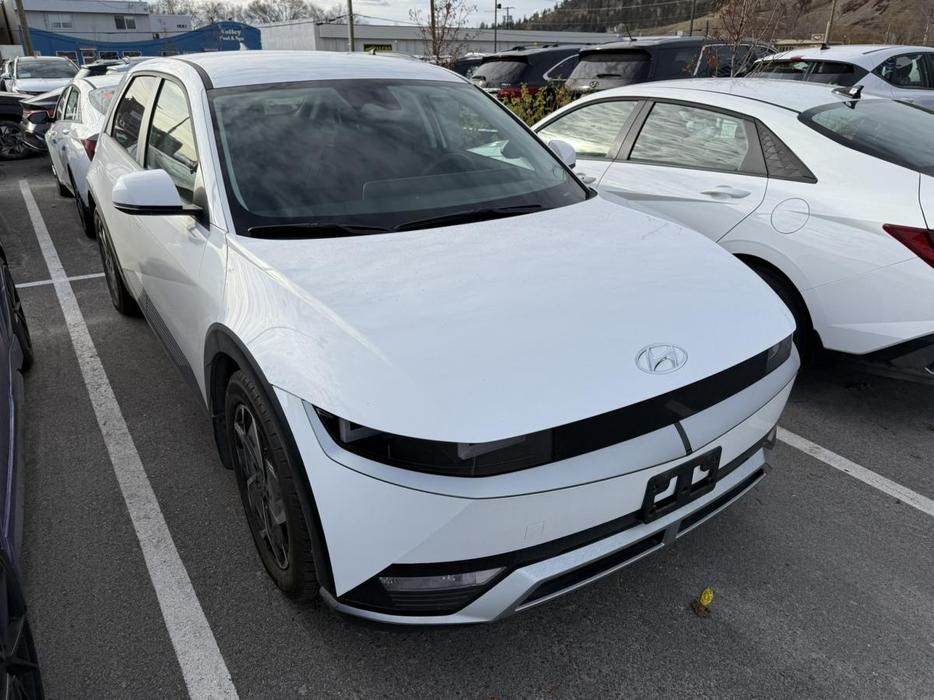 2023 Hyundai IONIQ 5 Preferred ! NO ACCIDENT! LOW KMS! WIRELESS CHARGING! BLINDS display photo