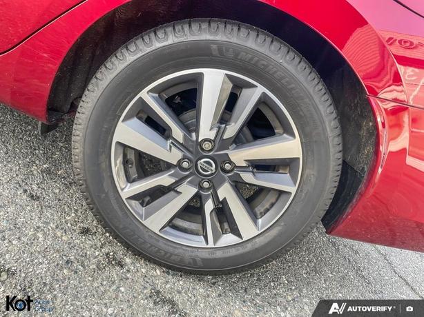 2021 Nissan Versa SV image 6