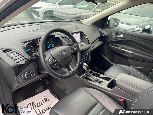 2019 Ford Escape SEL BLUETOOTH APPLE CARPLAY! POWERED TAILGATE! image 6