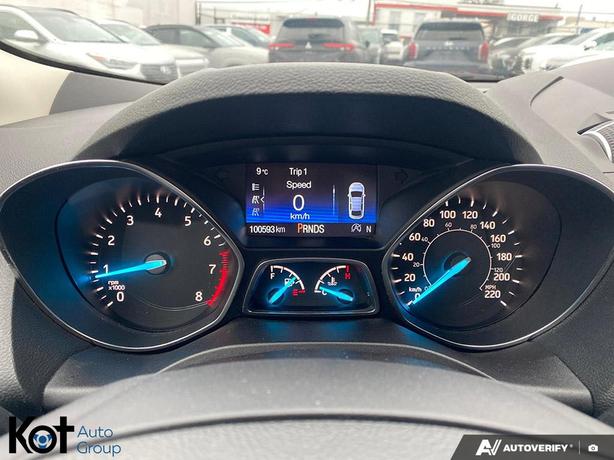 2019 Ford Escape SEL BLUETOOTH APPLE CARPLAY! POWERED TAILGATE! image 8