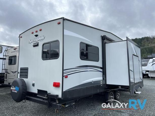 Used 2018 Keystone RV Springdale 302FWRK image 5