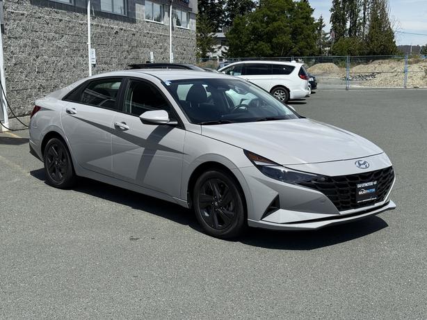 2021 Hyundai Elantra Preferred FWD - Heated Seats & Overhead Console image 4