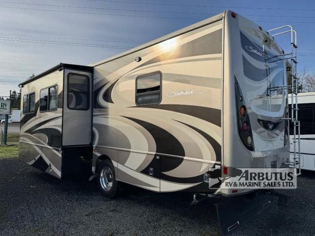 Used 2011 Fleetwood RV Southwind 32VS image 4