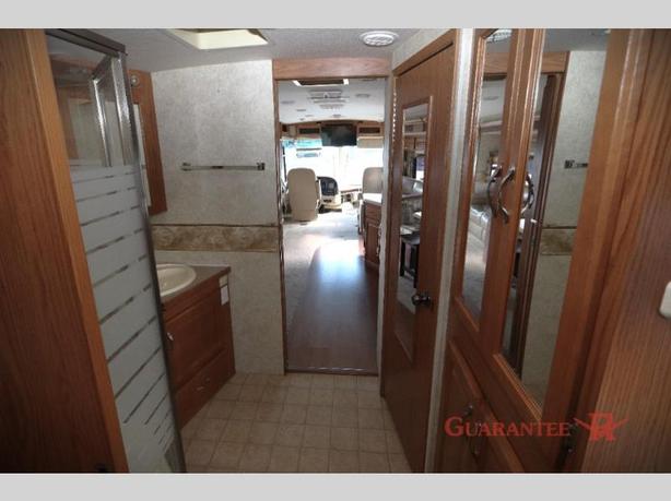 Used 2005 Triple E Embassy 371FB image 8