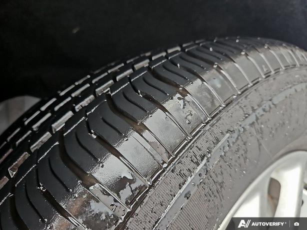 2024 Chrysler Pacifica Touring | Bluetooth Connectivity | Low Km's! image 7