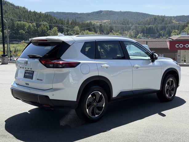 2024 Nissan Rogue SV AWD - Front Dual Zone A/C & Power Moonroof image 6