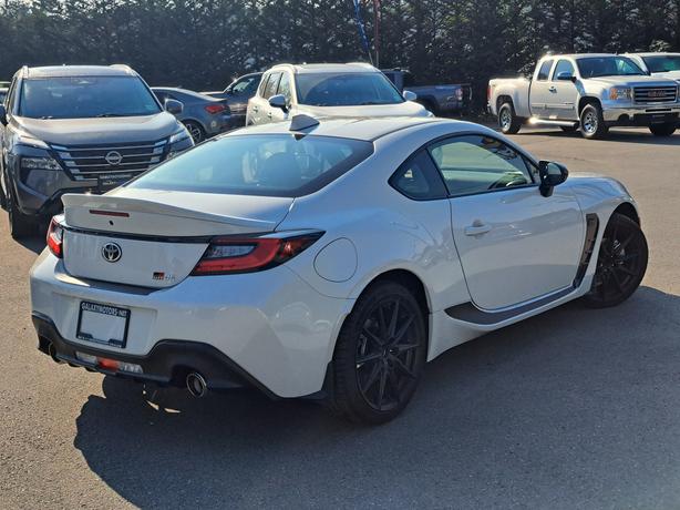 2024 Toyota GR86 Premium - Heated Seats image 6