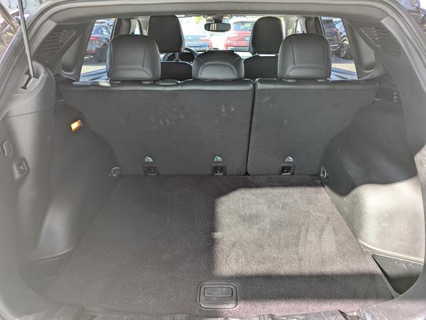 2024 Jeep Compass Trailhawk - No Accidents, 4x4, Heated Seats image 8