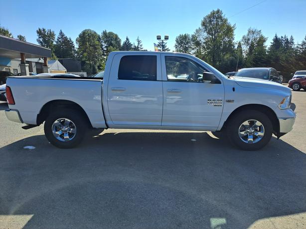 2022 Ram 1500 Classic - 4WD, Heated Seats, Heated Wheel image 5
