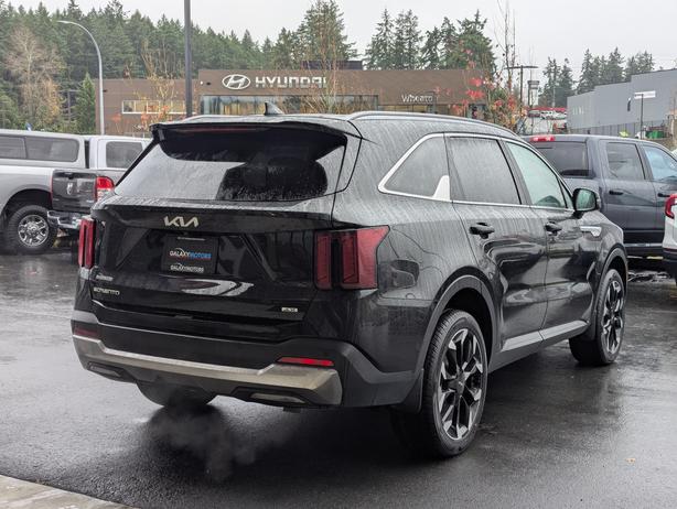 2024 Kia Sorento EX - AWD, Heated Seats/Steering Wheel, 7 Passenger image 6