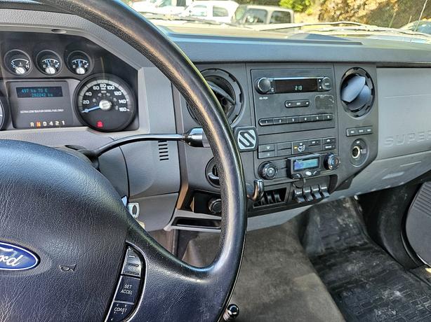 2015 Ford  Super Duty F-750 Straight Frame XLT Flat Deck image 8