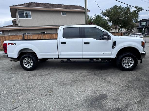 2021 Ford F-350 XLT - BlueTooth, Cruise Control, Air Conditioning image 4