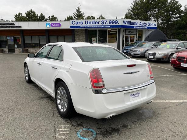 2012 Chrysler  300 Limited fully equipped image 7