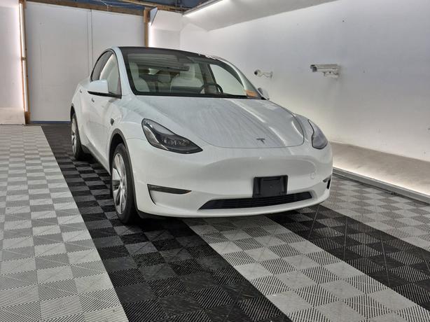 2023 Tesla Model Y Long Range AWD | GPS Navigation! image 3
