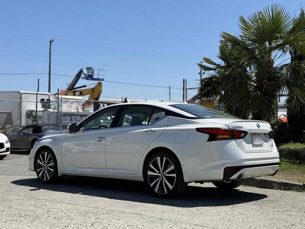 2021 Nissan Altima Platinum AWD with Heated Seats and Leather Interior image 7