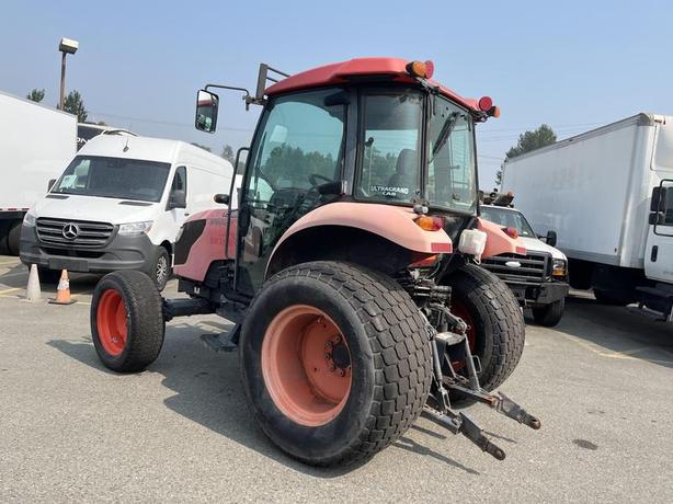 2010 Kubota M6040 4 wheel drive Farm Tractor Diesel image 3