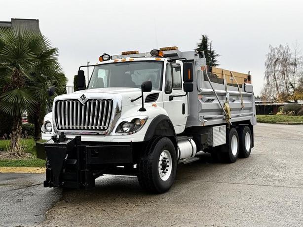 2012 International WorkStar 7500 Dump Truck with Sander image 4