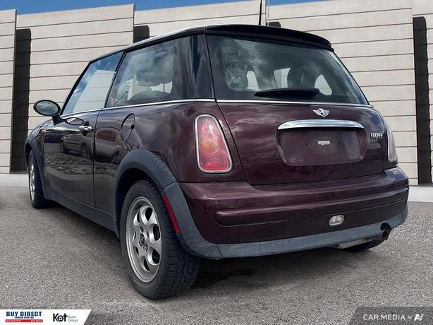 2003 MINI Cooper Hardtop GREY INTERIOR WITH LEATHER SEATS, AUTO, AUTO LOCKS AND  image 4