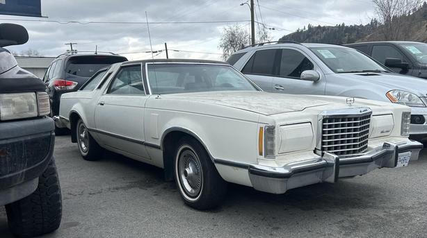 1977 Ford Thunderbird AUTO, VINTAGE INTERIOR, WELL PRESERVED, RWD, 126,323 KMS,  image 1