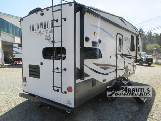 Used 2022 Forest River RV Rockwood Ultra Lite 2442BS image 7