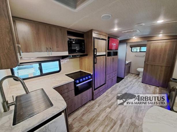 Used 2021 Grand Design Imagine 2600RB image 6